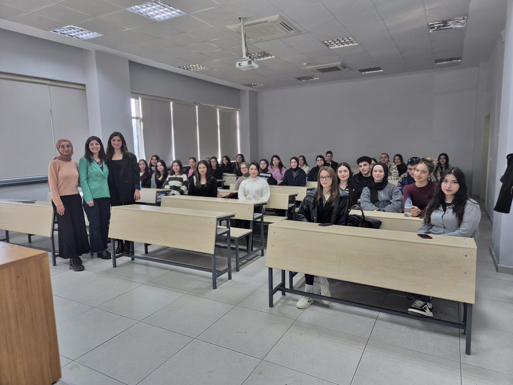  WhatsApp Image 2025-12-16 at 16.26.10 (1)